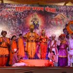 आकुर्डी काळभोर नगर मधील राष्ट्रतेज मित्र मंडळाने महिमा संतांचा वारी पंढरीची हा जिवंत देखावा सादर केला आहे .