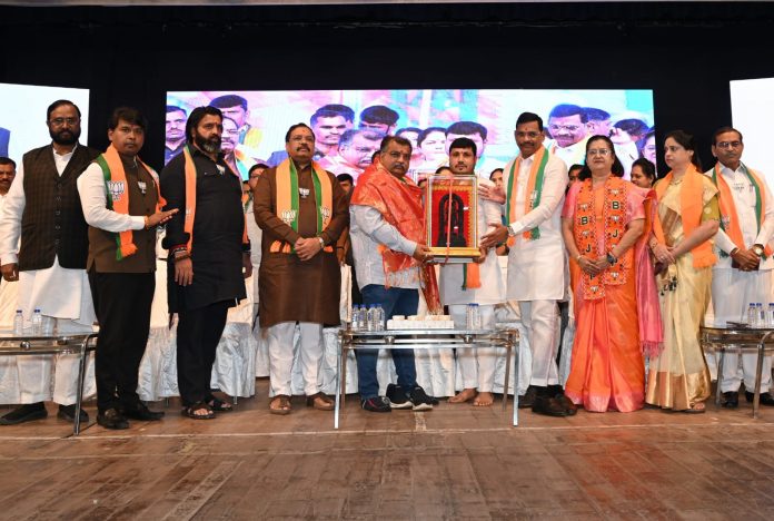 WhatsApp-Image-2025-11-22-at-7.53.42-PM