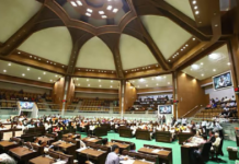 दोन्ही सभागृहात विरोधी पक्षनेता नाही?इतिहासात पहिल्यांदाच दोन्ही सभागृहं विरोधी पक्षनेत्यांविना