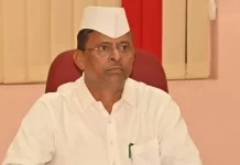 काँग्रेसने केली झिरवाळ यांच्या राजीनाम्याची मागणी झिरवाळ यांना ब्लॅकमेल करण्याचा प्रयत्न?