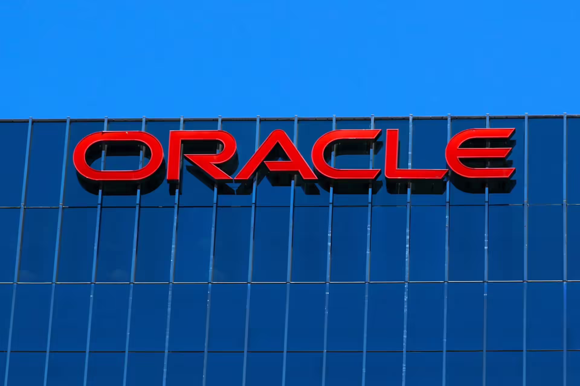 या जगप्रसिद्ध कंपनीकडून एकाचवेळी तब्बल 30,000 आय टी कर्मचाऱ्यांना नारळ, 12 हजार भारतीयांचा संसार उद्ध्वस्त!